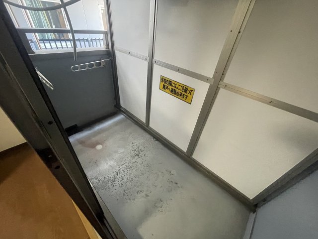 バルコニー　外からの目が気にならないバルコニーで洗濯物が干せます