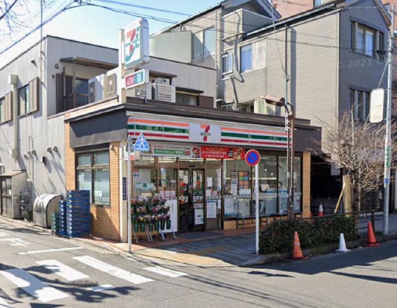 コンビニ　セブンイレブン（コンビニ）まで300m