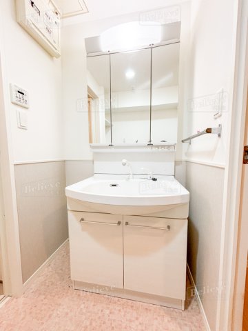 洗面設備　綺麗で明るい洗面所です☆