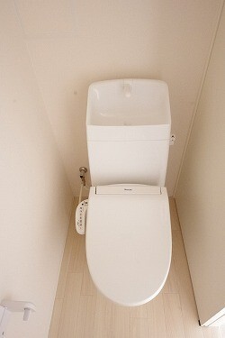 トイレ　類似室内