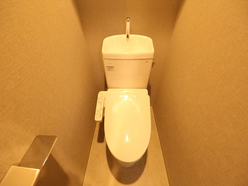 トイレ　温水洗浄暖房便座付トイレ