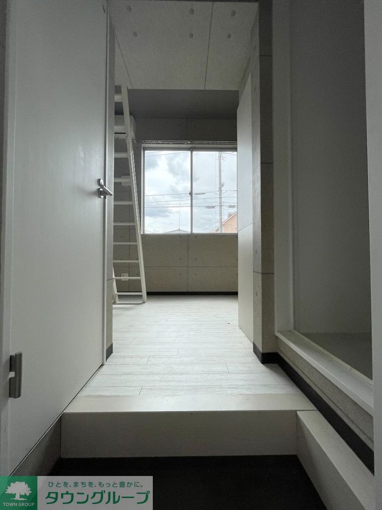 玄関　バルコニー