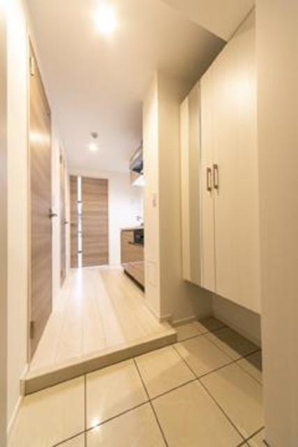 玄関　※写真は同タイプ住戸です。