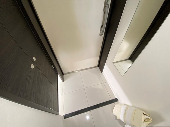 玄関　※別部屋の写真です