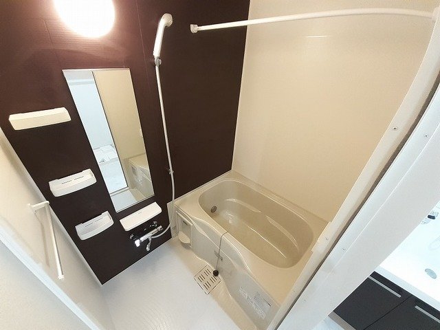 バス・シャワールーム　ゆったり過ごせるお風呂です