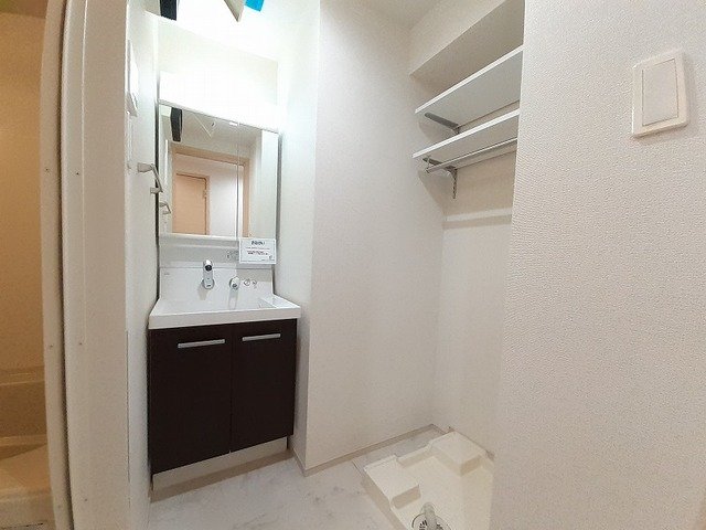 洗面設備　スペースが確保できる洗面所です