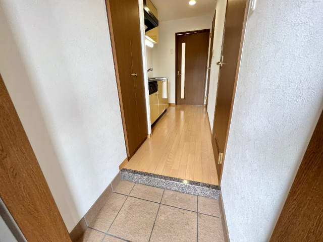 玄関　キッチンの小物入れ