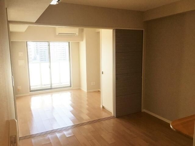 居室・リビング　※写真反転タイプ