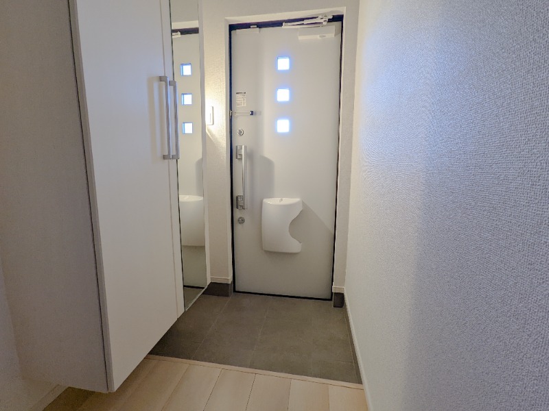 玄関　図面と現状に相違がある場合には現状を優先