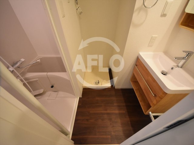 洗面設備　セレニテ天満橋アリア　洗面脱衣所