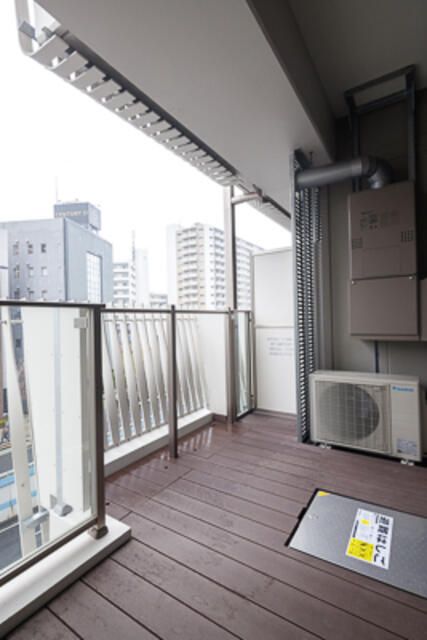 バルコニー　開放的で明るい空間を演出してくれるバルコニーです
