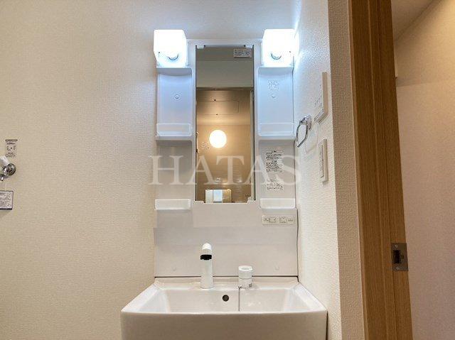 洗面設備　同物件別部屋になります。