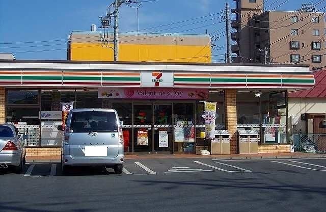 コンビニ　セブンイレブン（コンビニ）まで500m