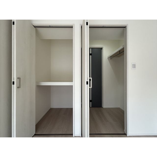 収納　ウォークインクローゼット＆大型収納