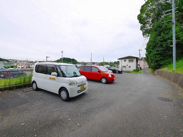 駐車場　車をお持ちの方に嬉しい駐車場付きの物件です