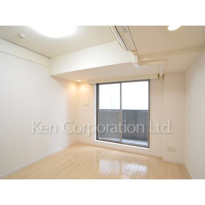 居室・リビング　同タイプ4階のお部屋を撮影。仕様が異なることがあります。