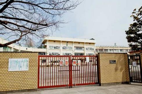 小学校　下赤塚小学校（小学校）まで746m