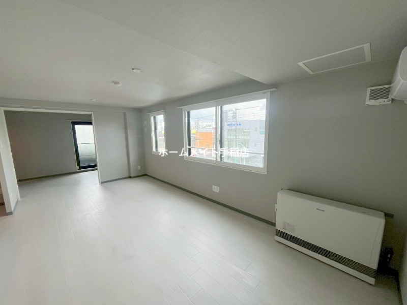 居室・リビング　広々リビングスペースございます！