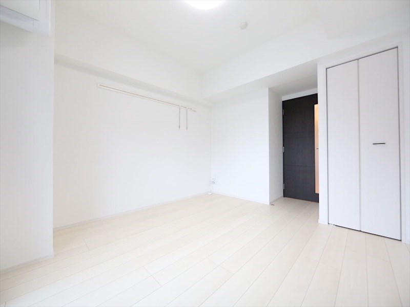 居室・リビング　洋室8帖　クローゼット付（収納充実してます）