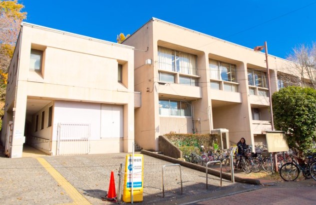 図書館　世田谷区立梅丘図書館（図書館）まで565m