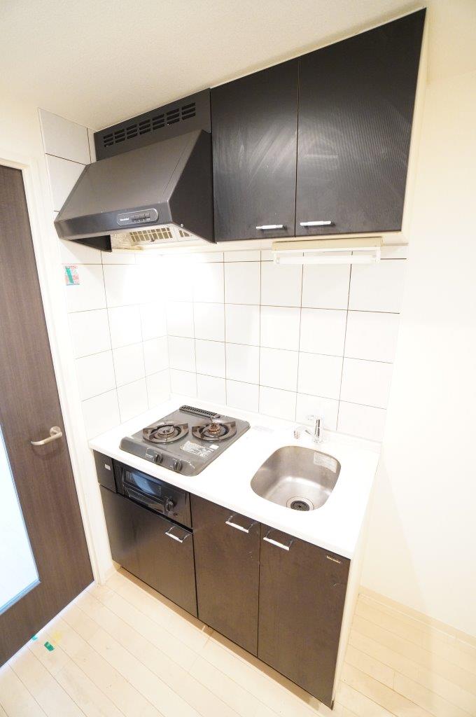 キッチン　※同物件・反転タイプの写真です。