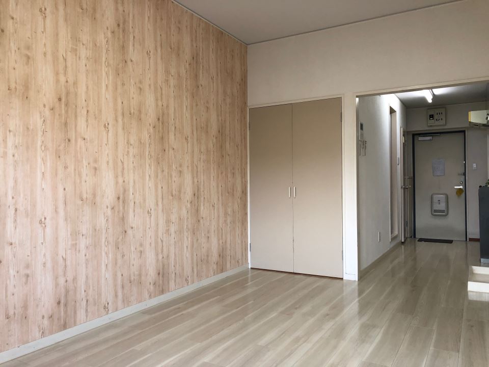 居室・リビング　木目調のおしゃれなお部屋