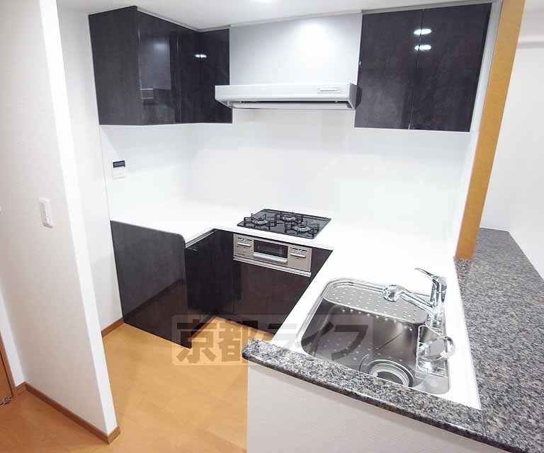 キッチン　お料理も楽しく流れるようにスムーズに行くコの字型キッチン