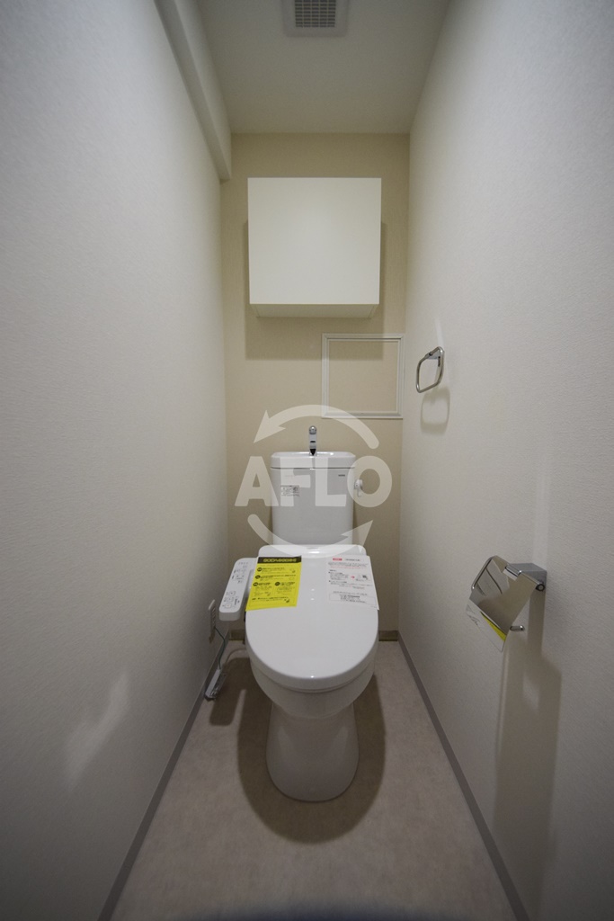 トイレ　ル・マージュ新町　温水洗浄便座