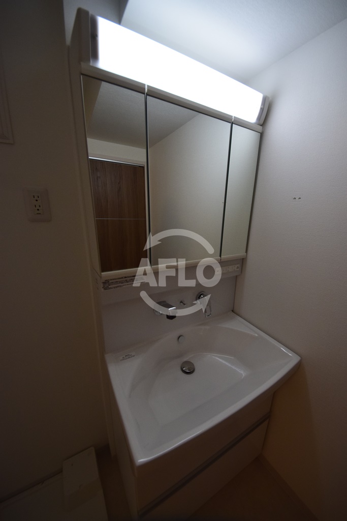 洗面設備　ル・マージュ新町　独立洗面台