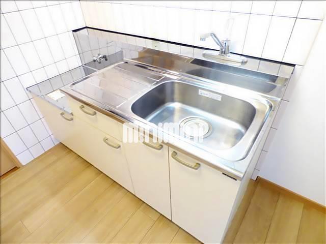 キッチン　段落ちなのでお好きなコンロ置けます。