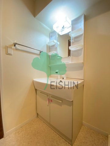 洗面設備　シンプルで使いやすい洗面台です！