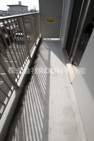 バルコニー　バルコニーからの眺めを楽しみながら食事をしませんか