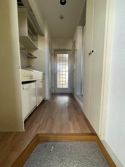 玄関　※別部屋の写真です