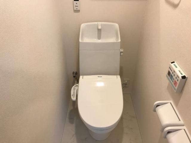 トイレ　トイレ