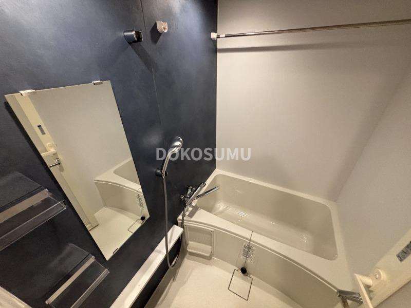 バス・シャワールーム　一日の疲れをやさしく癒やす、清潔感あふれるリラックスバス。