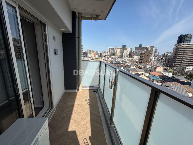 バルコニー　心地よい風と光を感じる、暮らしの楽しみが広がる場所。