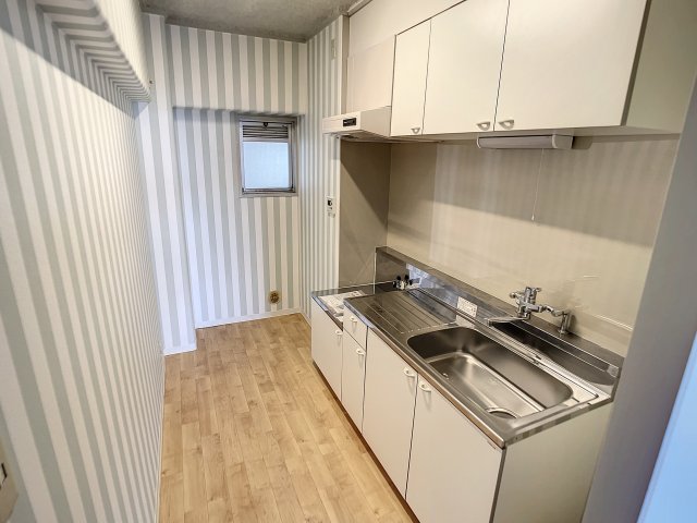 キッチン　掲載写真はモデルルームを掲載しております。実際のお部屋と仕様