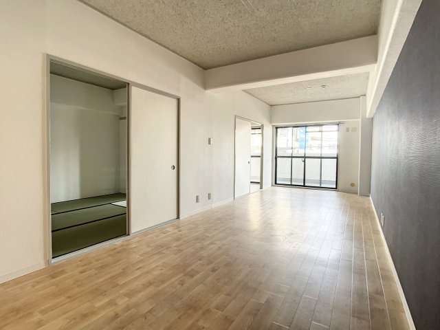 居室・リビング　掲載写真はモデルルームを掲載しております。実際のお部屋と仕様