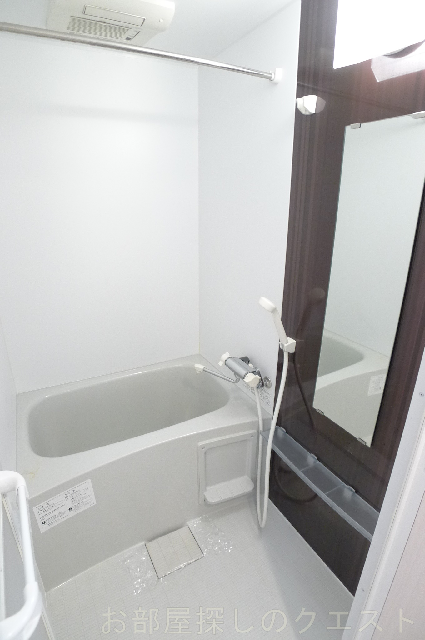 バス・シャワールーム　（写真は同仕様反転）