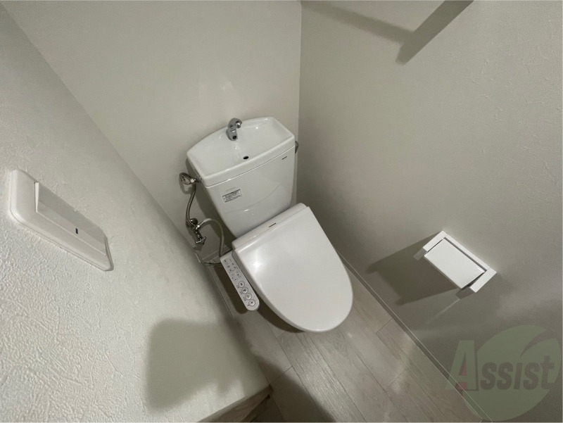 トイレ　シャワートイレになっているので快適です！