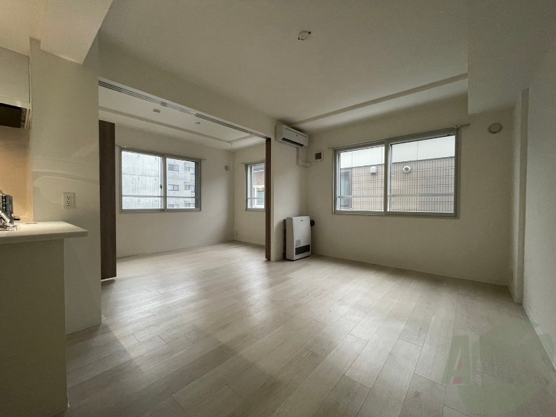 居室・リビング　広々としたリビングですね。使い勝手がよさそうですね！