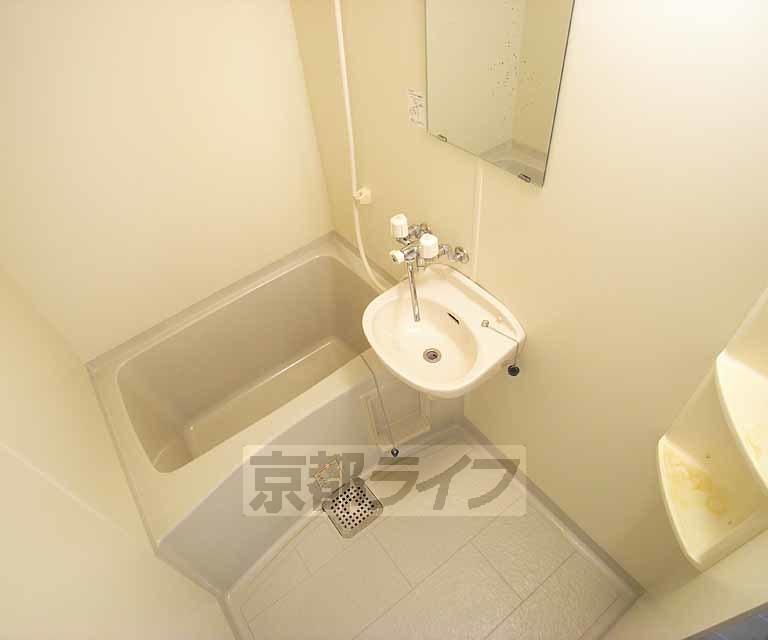 バス・シャワールーム　きれいな浴室です。