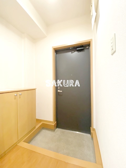 玄関　収納豊富なシューズボックスです♪