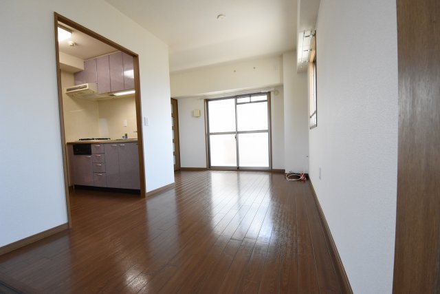 居室・リビング　LDKは9帖！日当たり良好☆インターネット無料です♪