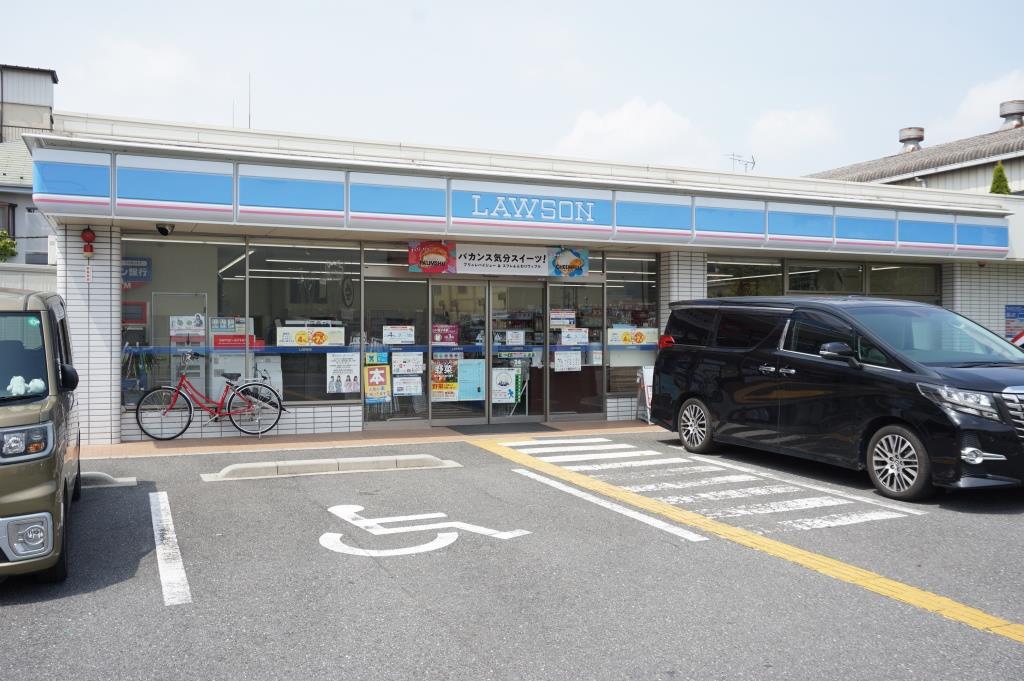 コンビニ　ローソン川口青木三丁目店（コンビニ）まで152m
