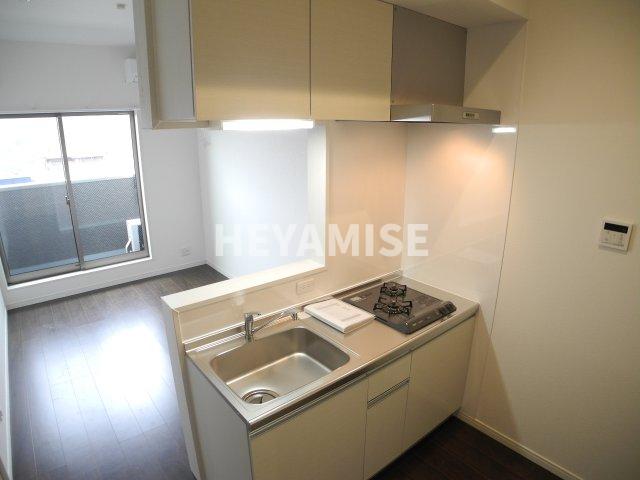 キッチン　キッチン家電を使うのに便利なコンセント付き！　※同物件同室タ