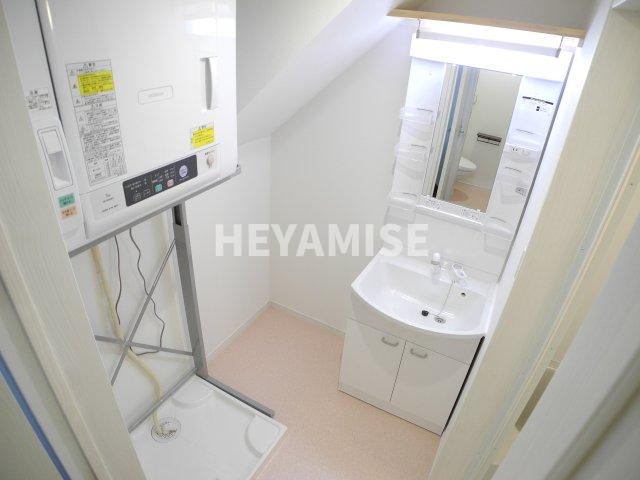 洗面設備　シャンプードレッサー付の洗面台！乾燥機付き！※同物件同室タイ