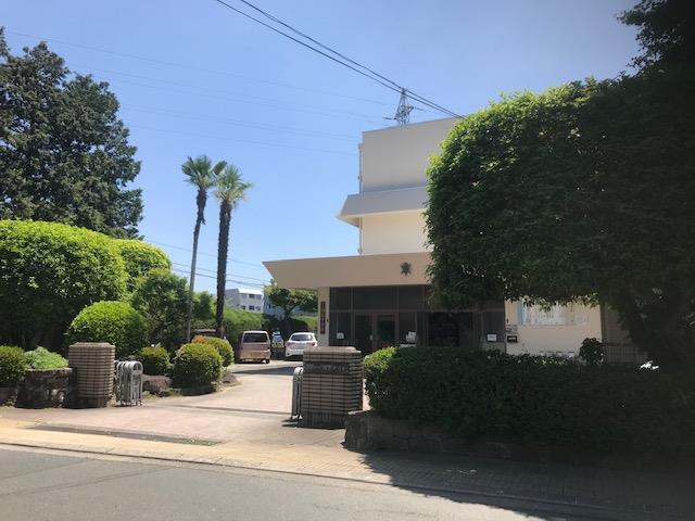 中学校　湖東中学校（中学校）まで1300m