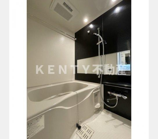 バス・シャワールーム　落ち着いた空間のお風呂です