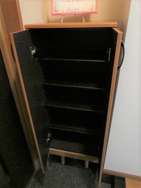 玄関　写真は107号室です（参考）